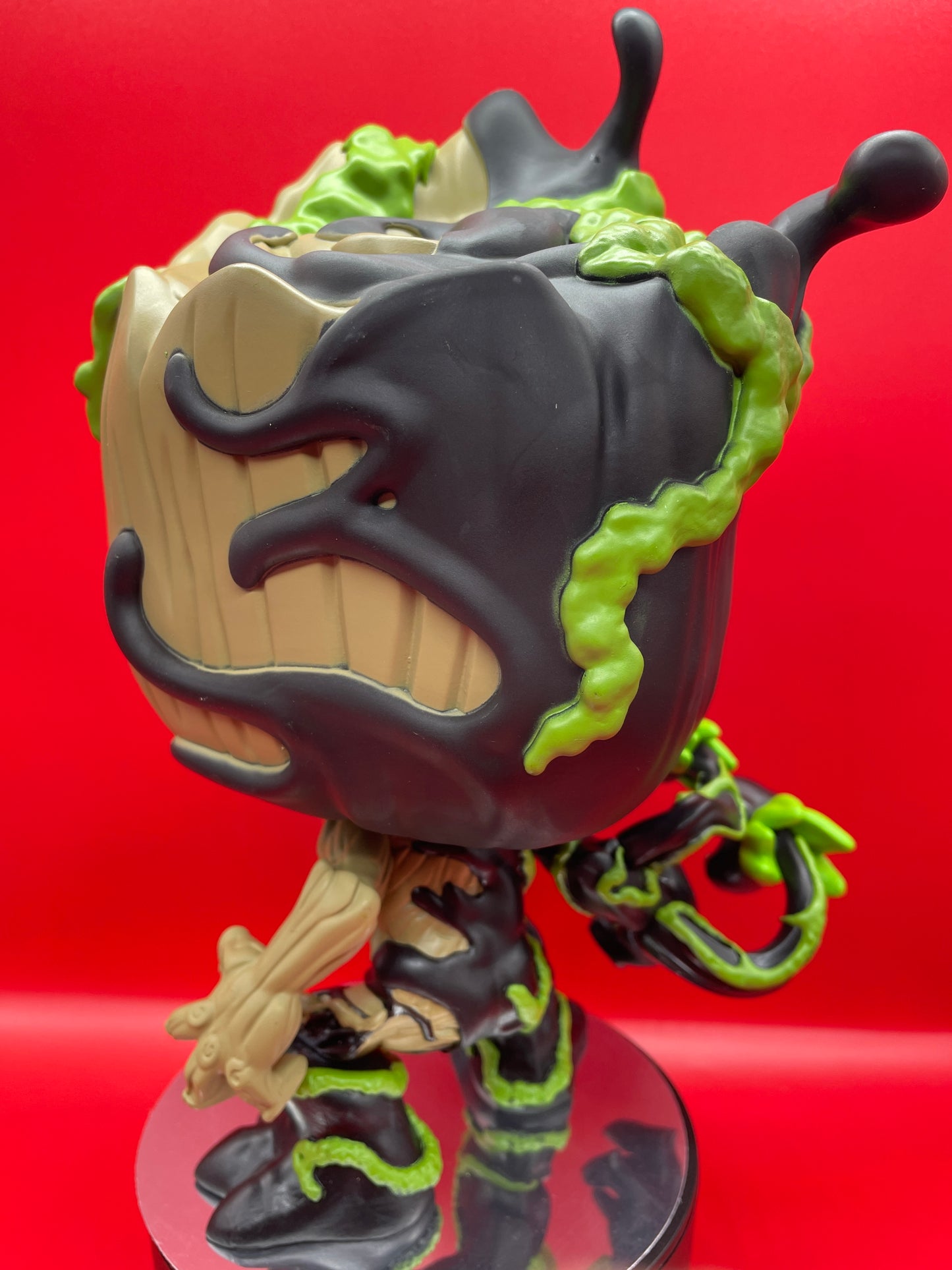 Funko Pop! #613 VENOMIZED GROOT OVERSIZED FUNKO