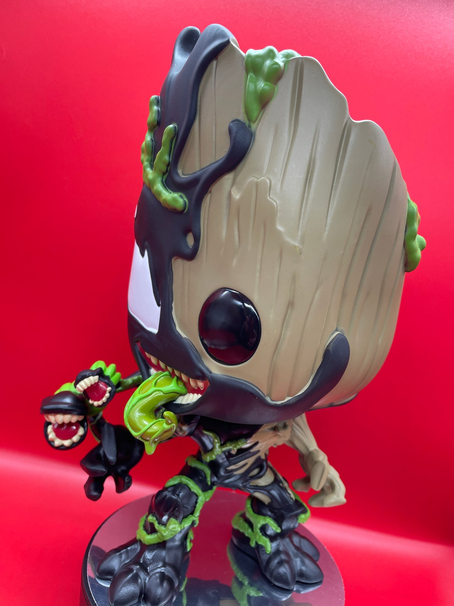 Funko Pop! #613 VENOMIZED GROOT OVERSIZED FUNKO