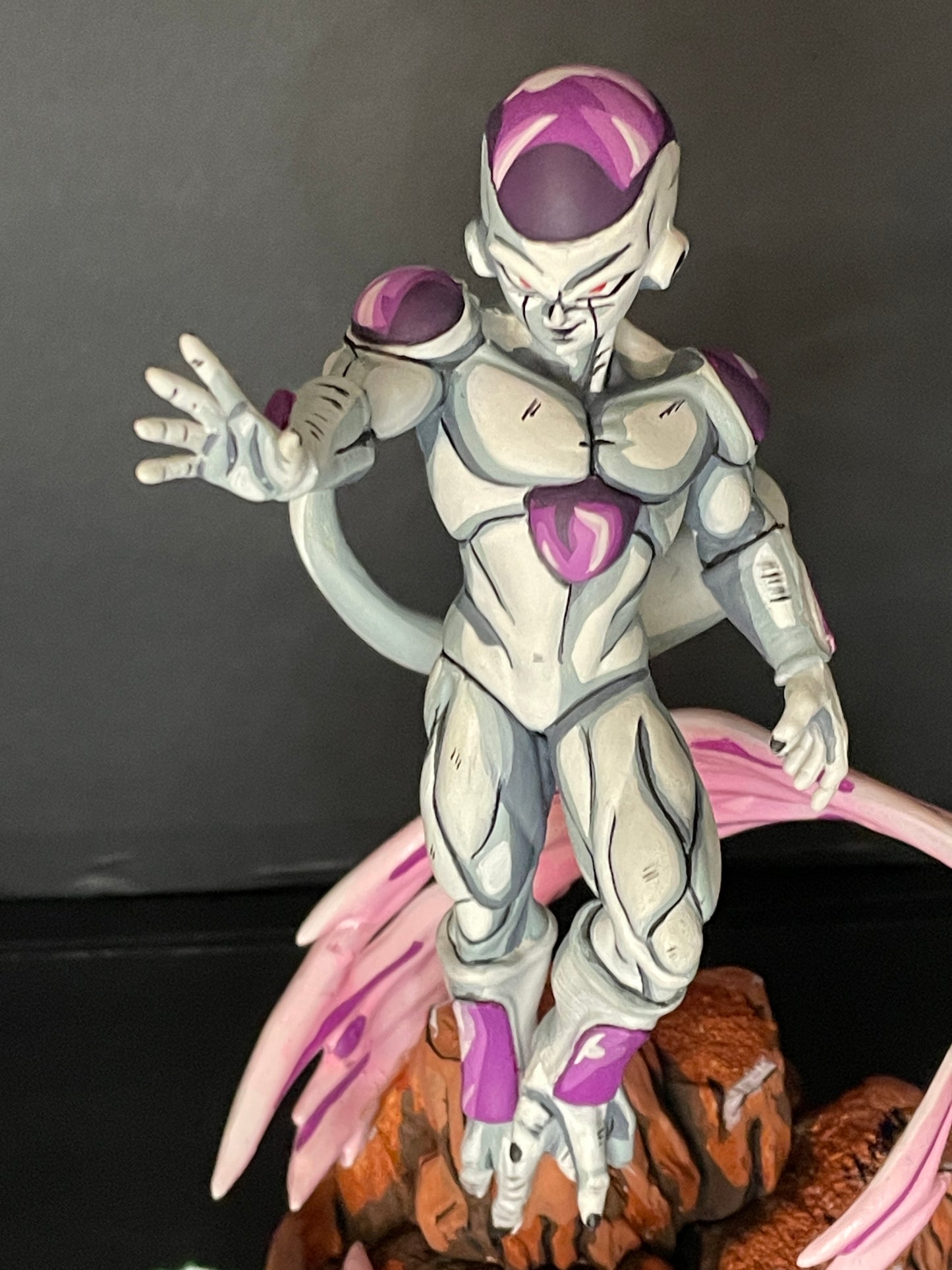DragonBallZ Frieza PVC Figure. Hand painted by MrAnimeWorks1. Cel Shaded style. Signed by Frieza Voice actress Linda Young