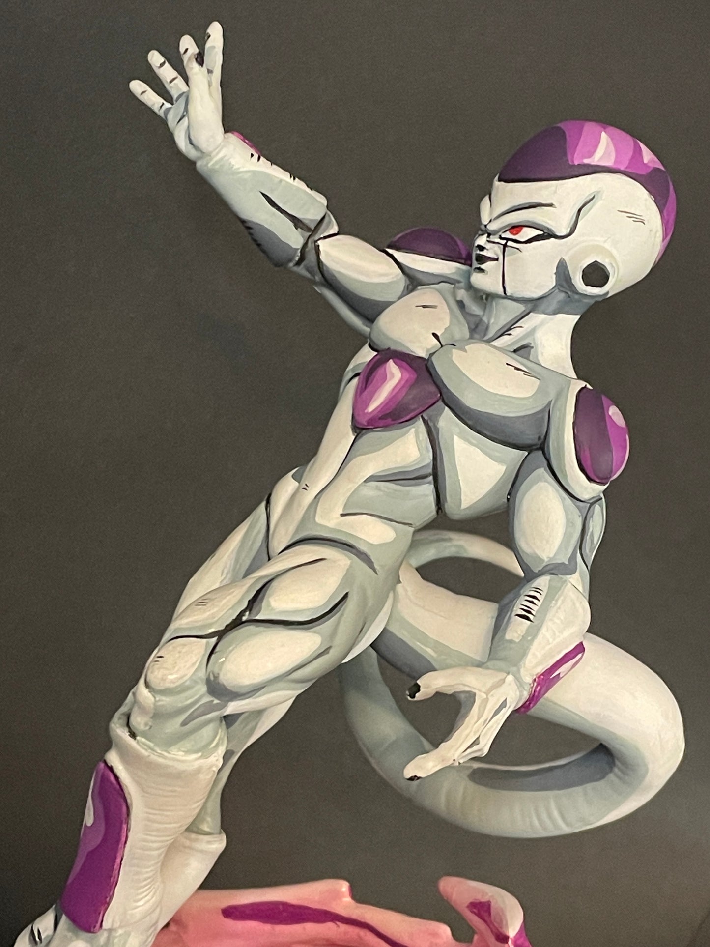 DragonBallZ Frieza PVC Figure. Hand painted by MrAnimeWorks1. Cel Shaded style. Signed by Frieza Voice actress Linda Young