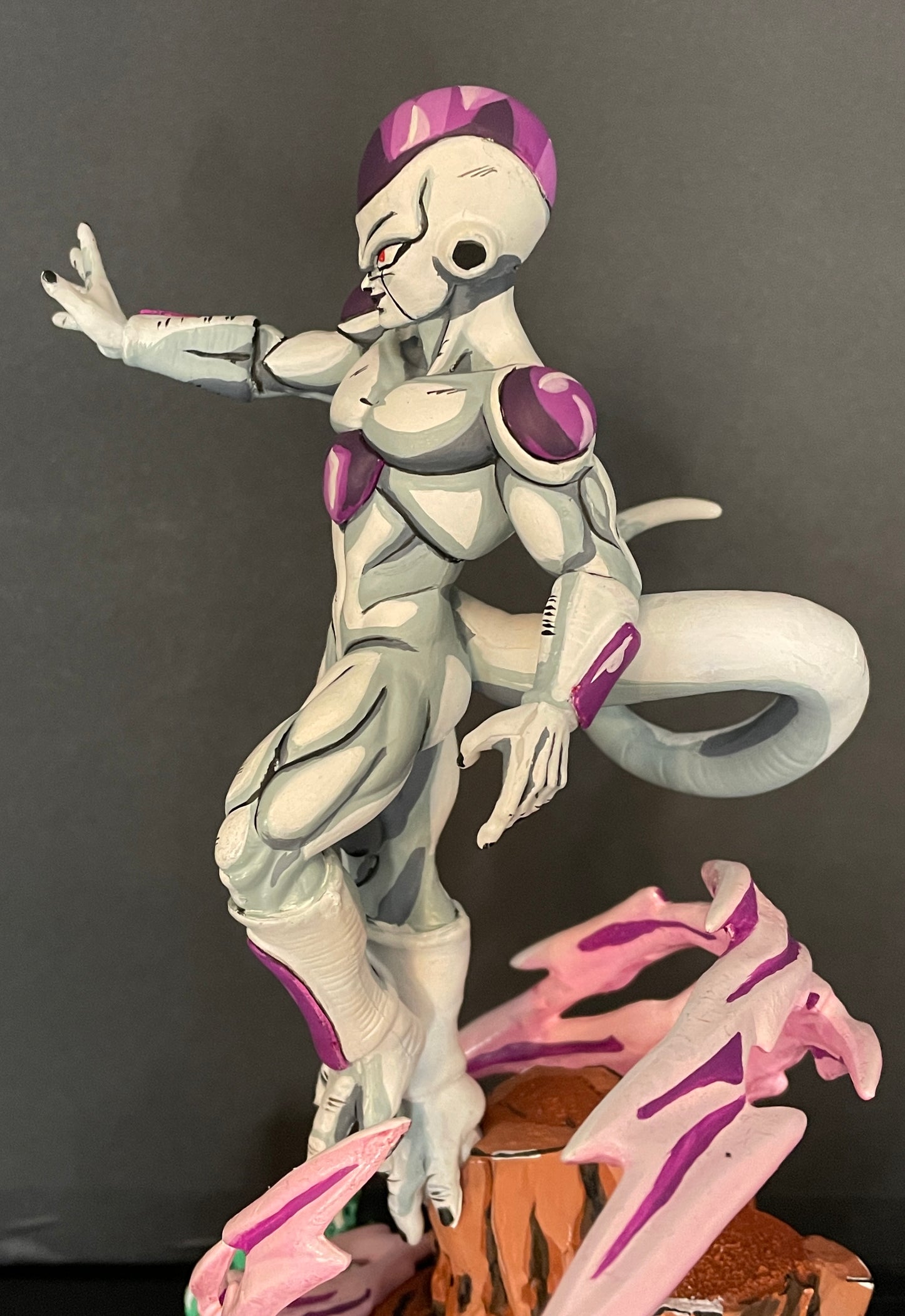 DragonBallZ Frieza PVC Figure. Hand painted by MrAnimeWorks1. Cel Shaded style. Signed by Frieza Voice actress Linda Young