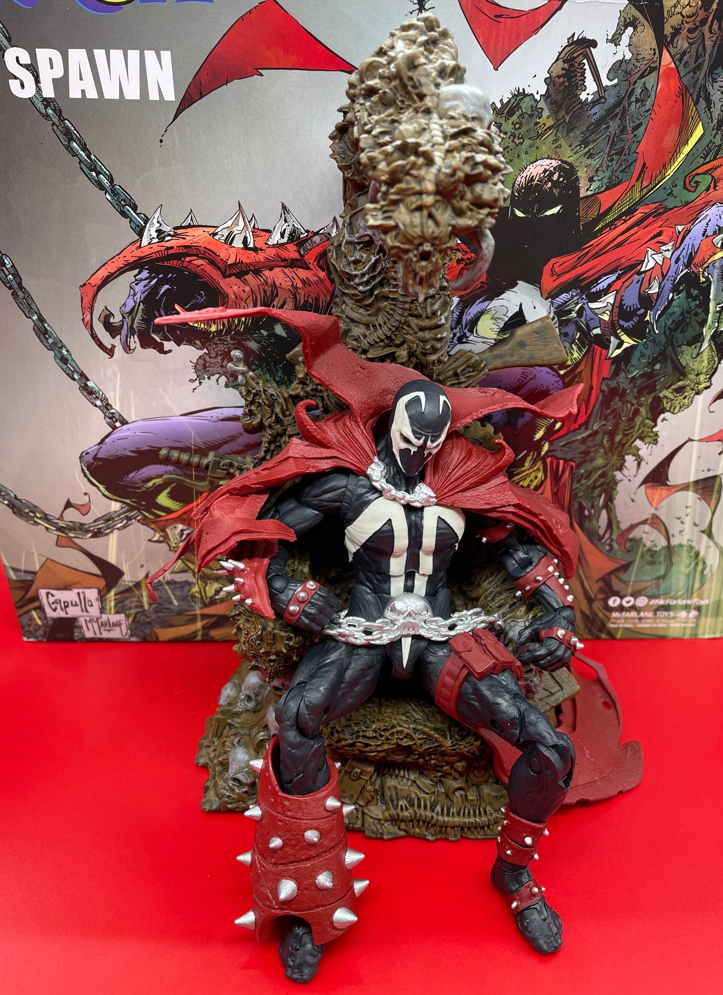 McFarlane Toys "Spawn on Throne" Deluxe action figure