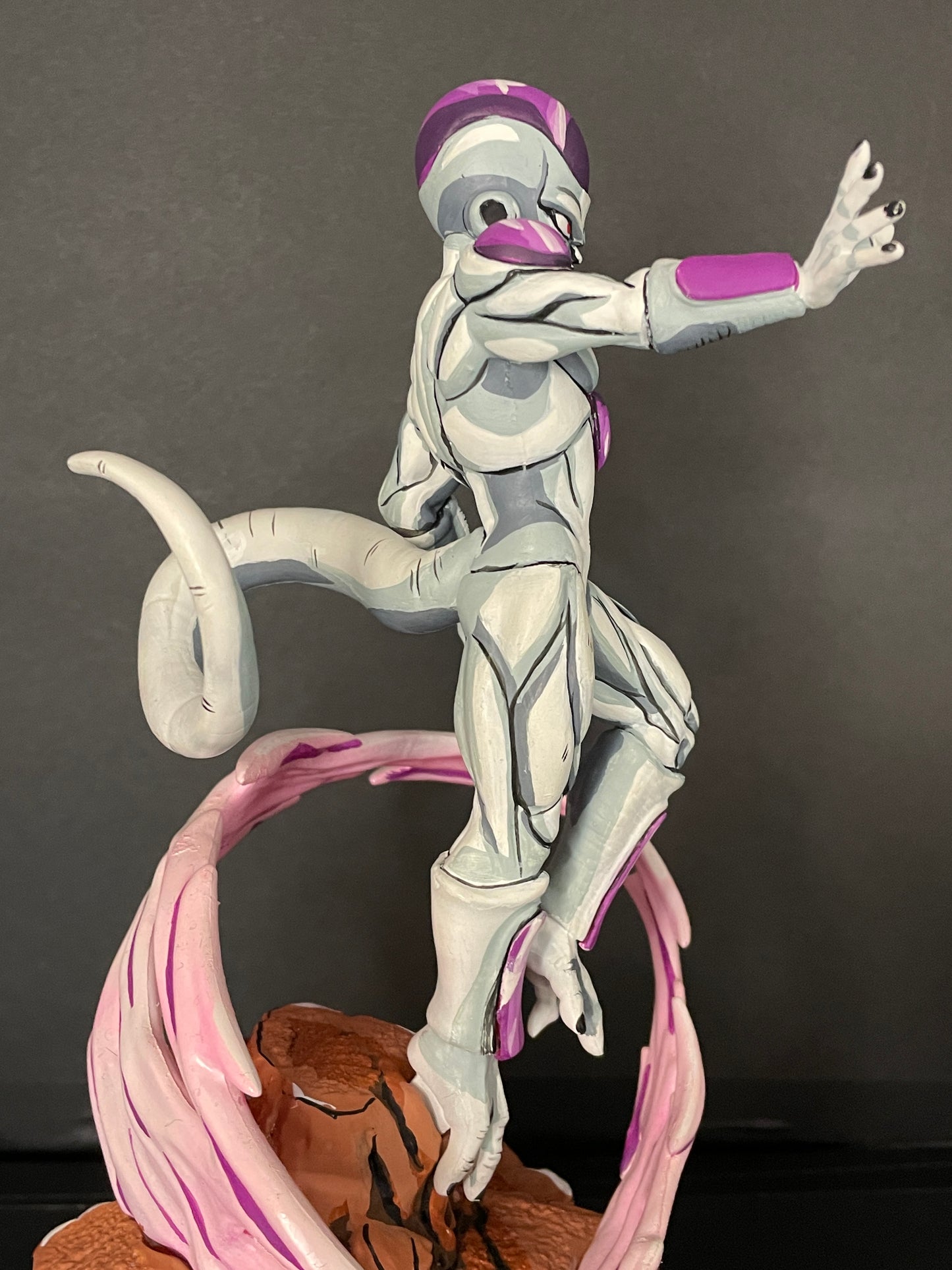 DragonBallZ Frieza PVC Figure. Hand painted by MrAnimeWorks1. Cel Shaded style. Signed by Frieza Voice actress Linda Young