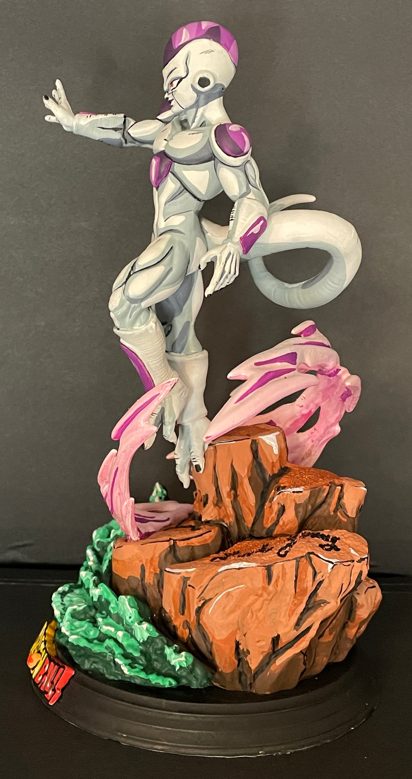 DragonBallZ Frieza PVC Figure. Hand painted by MrAnimeWorks1. Cel Shaded style. Signed by Frieza Voice actress Linda Young