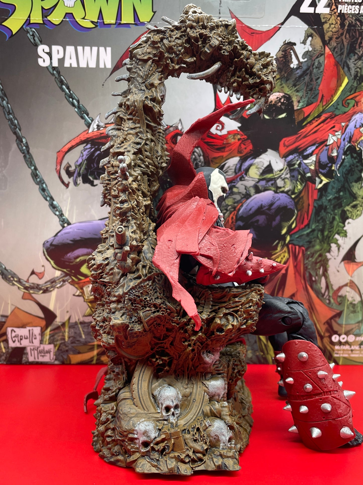 McFarlane Toys "Spawn on Throne" Deluxe action figure